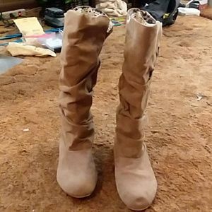 Ladies boots brown sz11  below the knee NEVER worn